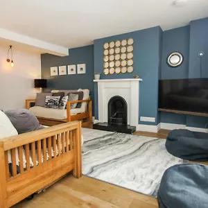Pebble - By Lets Holiday home